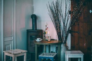 Poêle à granulés ou pompe à chaleur dans une maison ancienne
